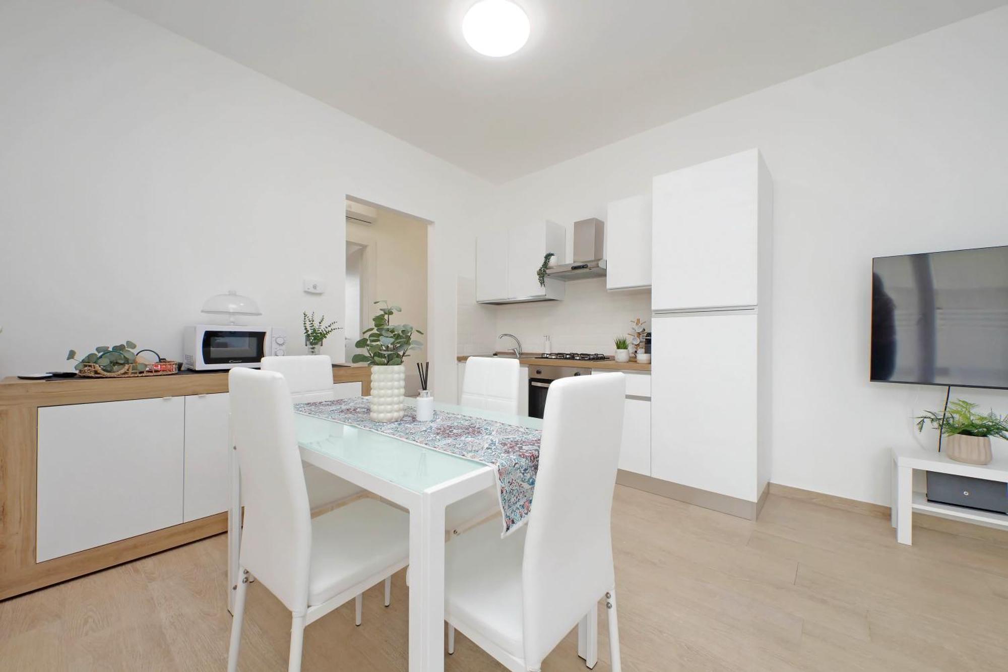 Andrea Home- Collegato A Roma E Aeroporto ฟิวมิชีโน ภายนอก รูปภาพ